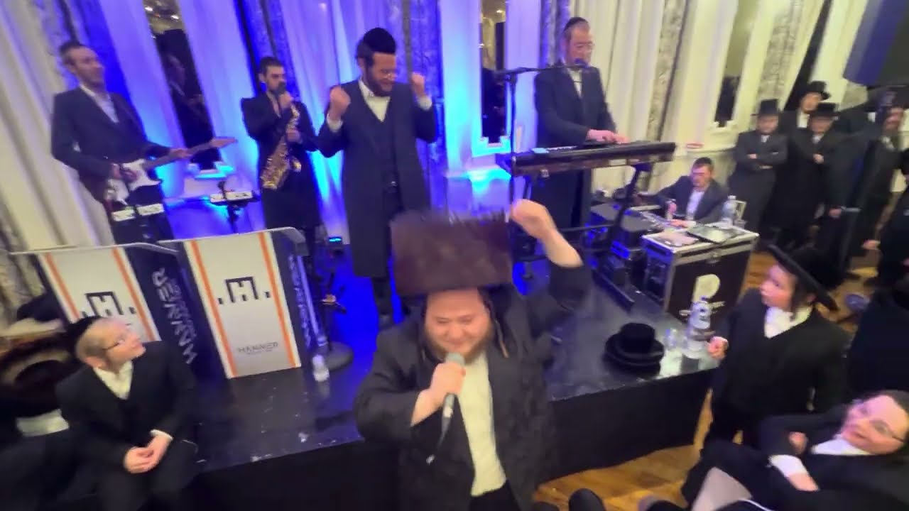 Philip Wedding | Singer Bentzy webermen | Moshe Hammer on the keys