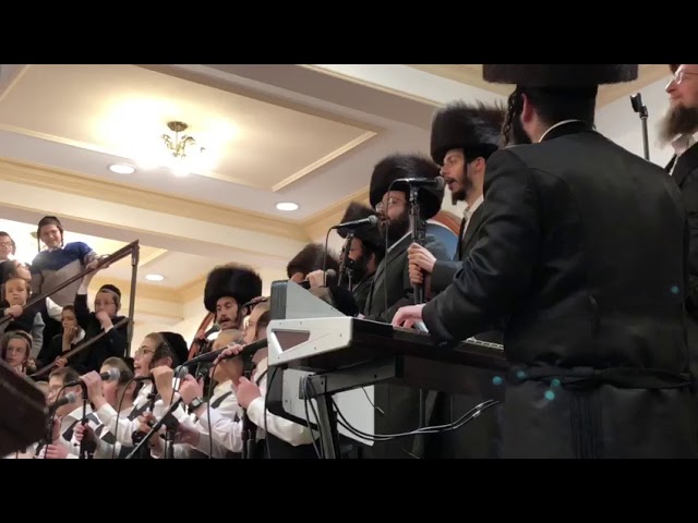 Yingerlich Boys Choir Singing Davenen Song