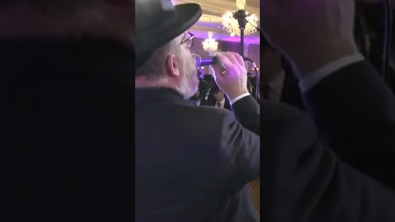Michoel Schnitzler on fire at a Jewish wedding!