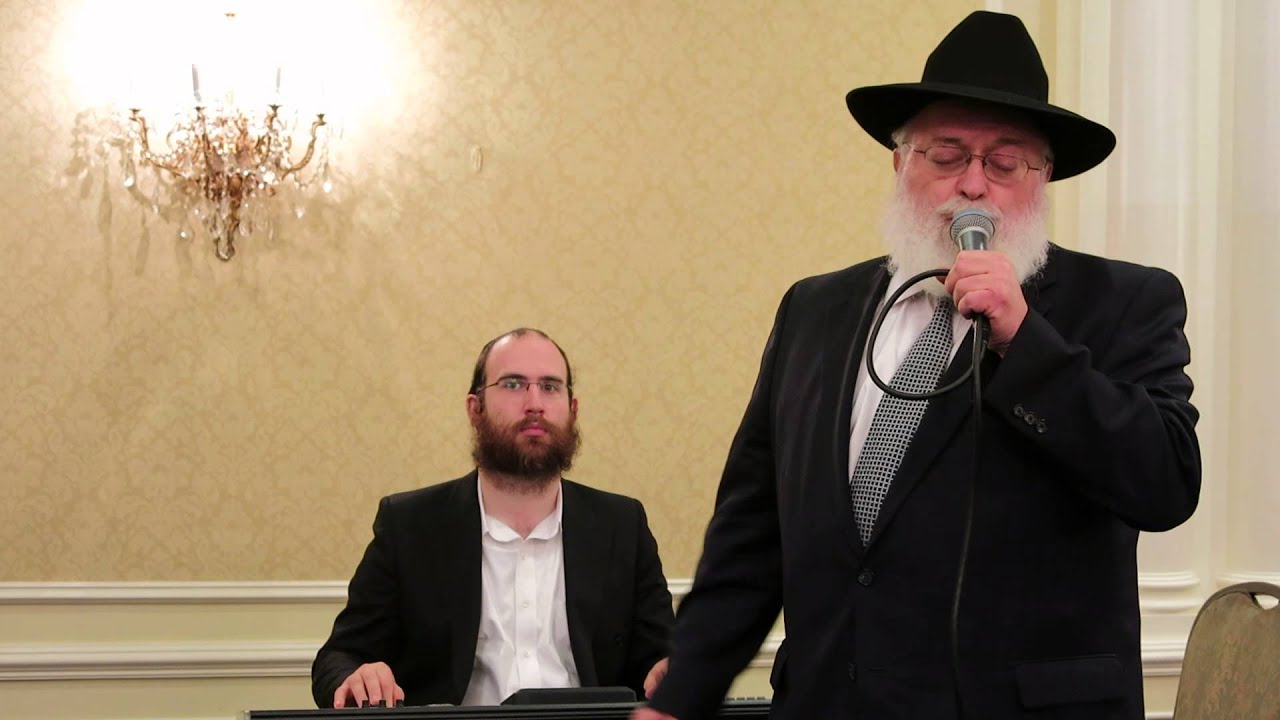 Singer Reb Abish Brodt singing "Kad Yasvin Yisroel' @ Hoffman Deutsch Wedding