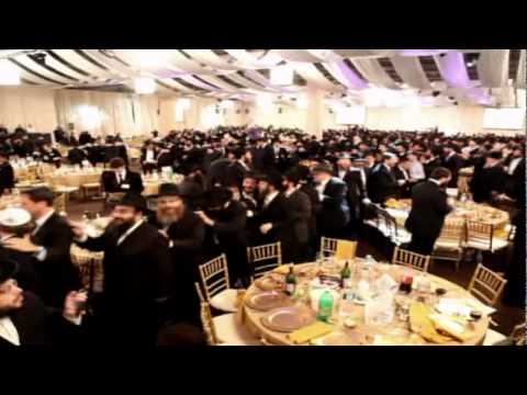 Shluchim break out in dance.mpg