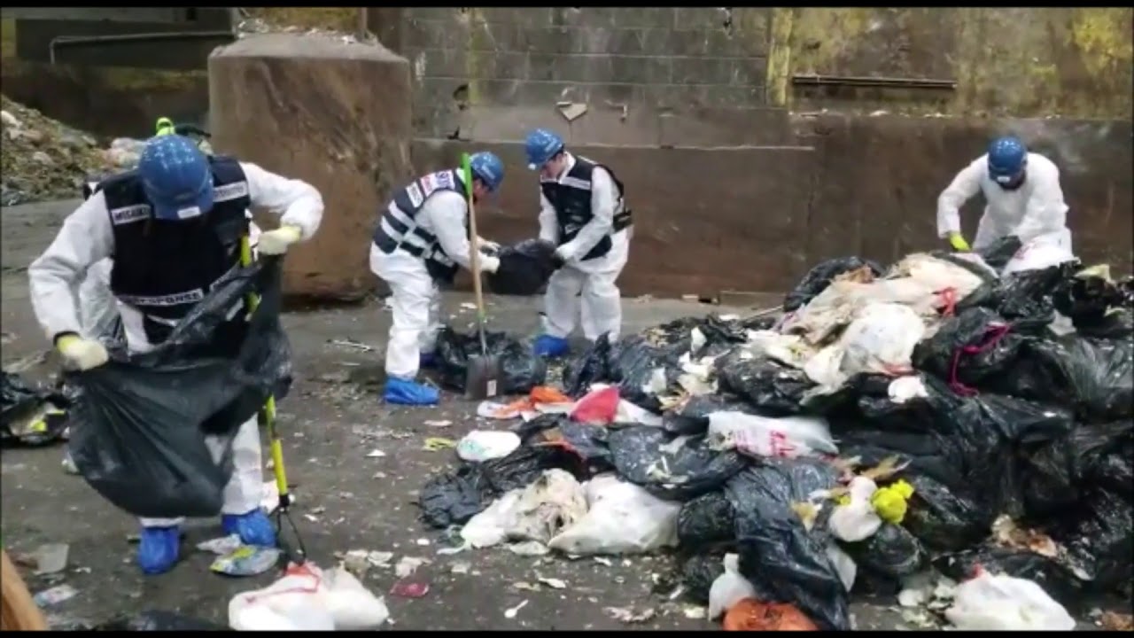 Misaskim Recoveres Tefillin From Sanitation Facility