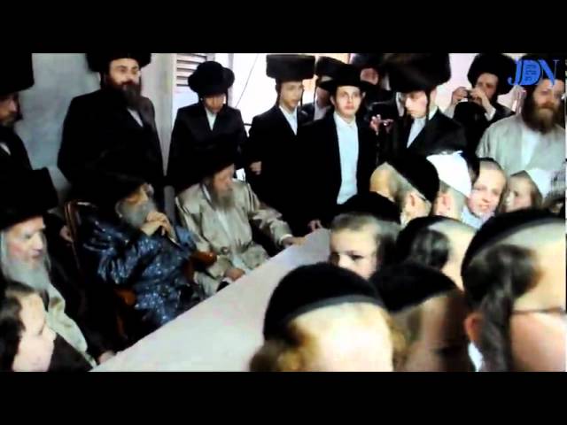 R' Tuvia Weiss Chief Rabbi Of Yerushalayim Blessing Children Pesach 5772