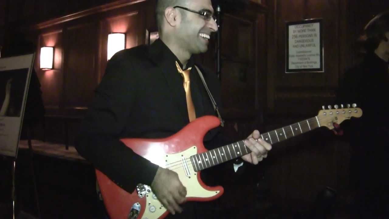 Michael Jackson - Billie Jean - a LIVE cover by wedding music band Shir Soul featuring David Ross