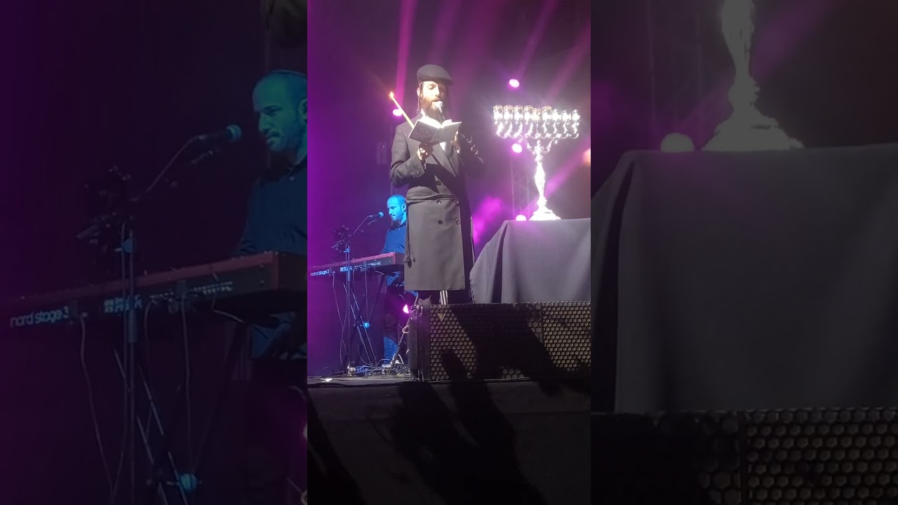 בערי וובר במעמד הדלקת נר חנוכה מוזיקאלית | Beri weber Hanukka