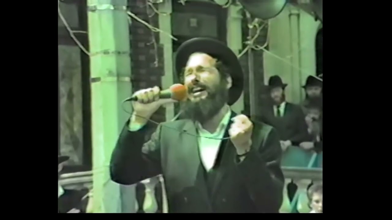 Unedited - Close Camera - 42 years ago MBD sings for the lubavitcher rebbe