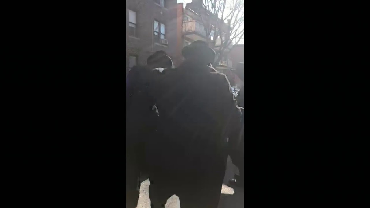 NYC Sanitation Police Blocks Street For No Reason