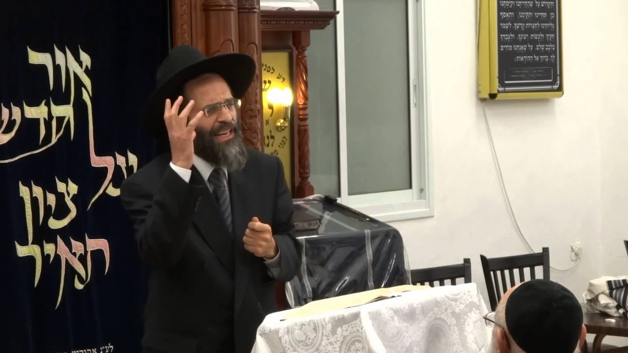 HaRav Dovid Behar Delivers Hespedim for HaRav Neuwirth ZT"L [HD]