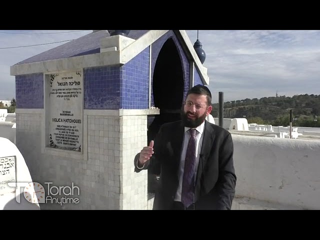 Journey to Morocco: Fez - The Kever of Sulika