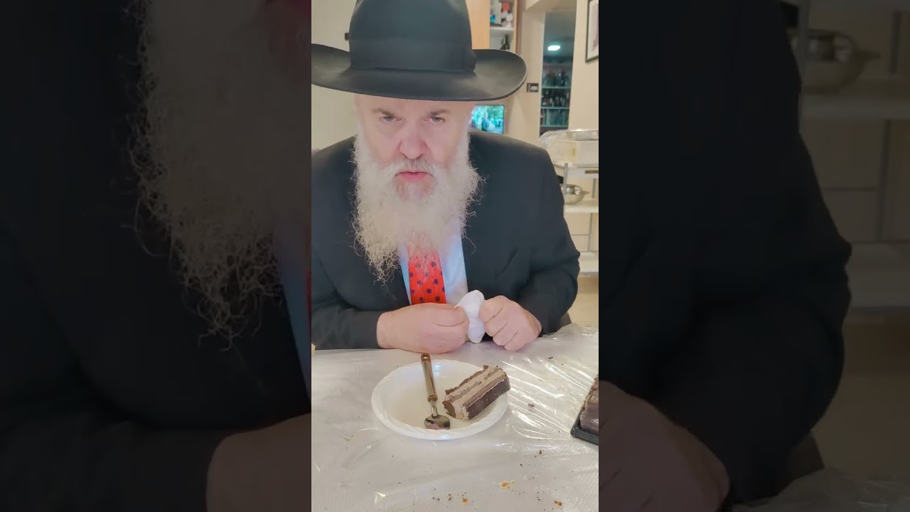 Unboxing and Tasting Pesach Chocolate Cake