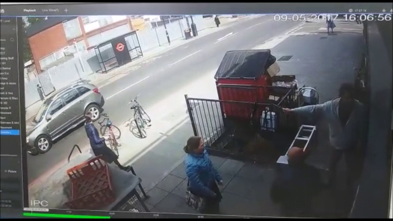 London: Man Threatens Jews With Meat Cleaver