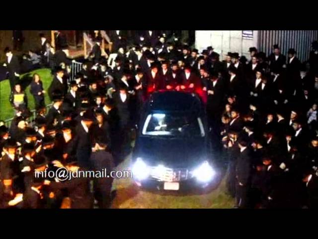 Tashlich and Motzei Yom Kippur Tish 5773 With Skverer Rebbe