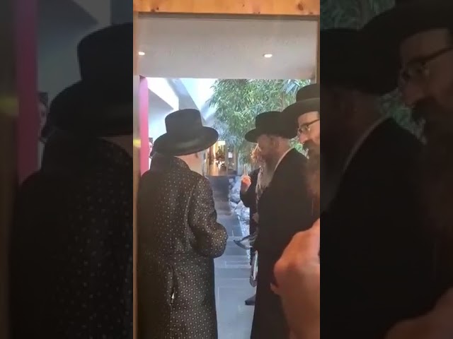 Viznitz Rebbe R' Mendel Blesses the Women In His Hotel In Switzerland - Menachem Av 5782