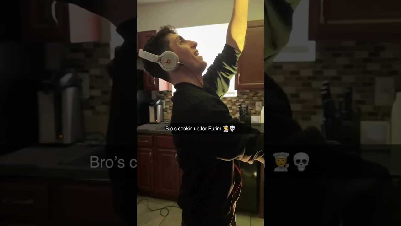 Bro’s cookin’ up for Purim💀👨‍🍳😂😂 •🎧 Song ID: שושנת יעקב - DJ Kraz, Akay, Daniel Saadon OUT NOW