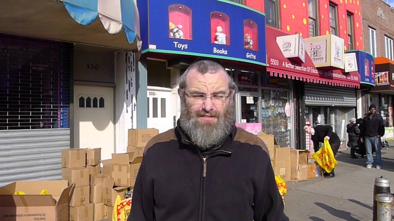 AMAZING, Toys 2 Discover in Boro Park, Free Toys For Sandy Victims Families