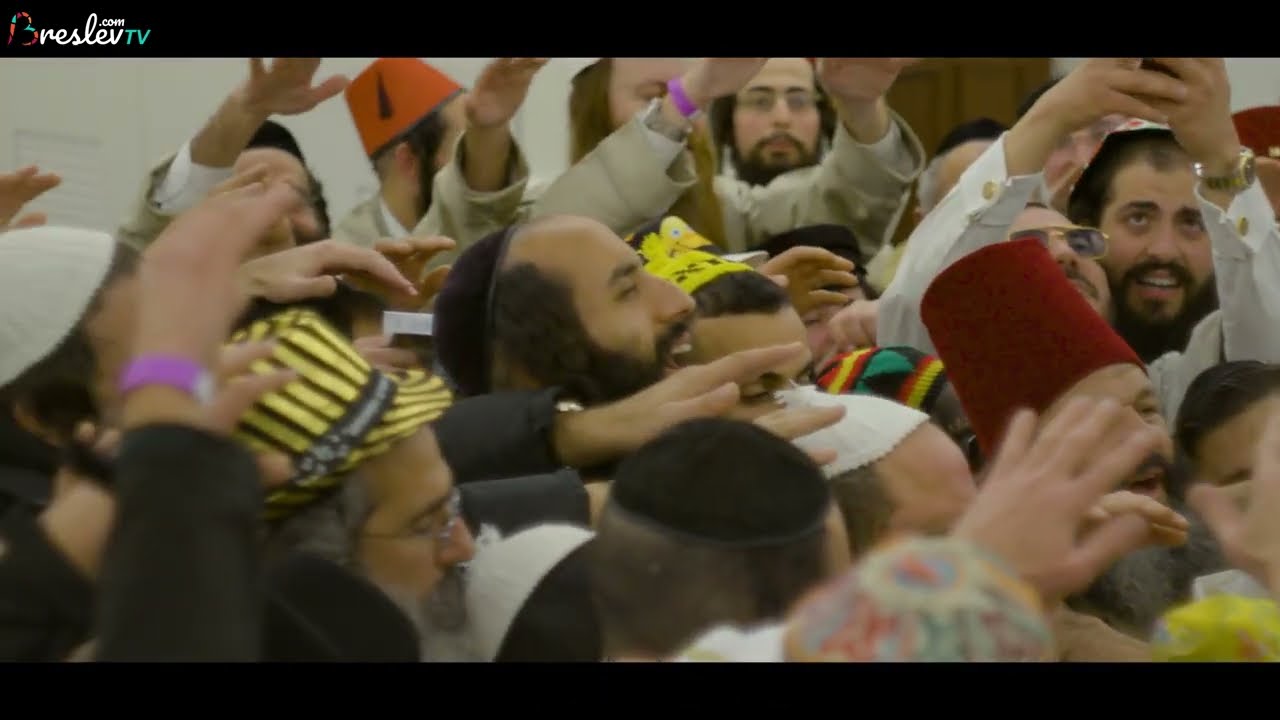 רגע נדיר - מברכים את הרב שלום ארוש בתוך משתה היין בפורים - מרגש ביותר!!!