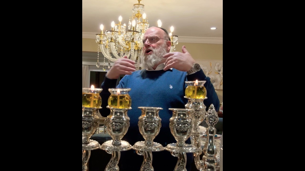 Michoel Schnitzler Wishes You a Happy Chanukah❤️❤️❤️