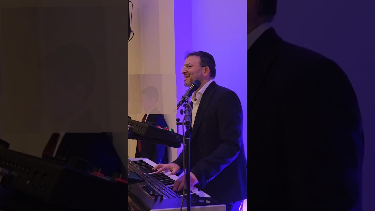 But who ACTUALLY is singing here ❔🤔 @baruchlevineofficial @ShmueliUngar