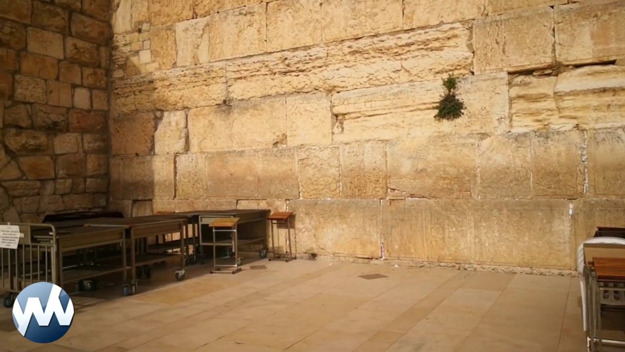 The Kosel Stands Almost Empty due to the COVID-19 Coronavirus on Erev Shabbos Vayikra 5780