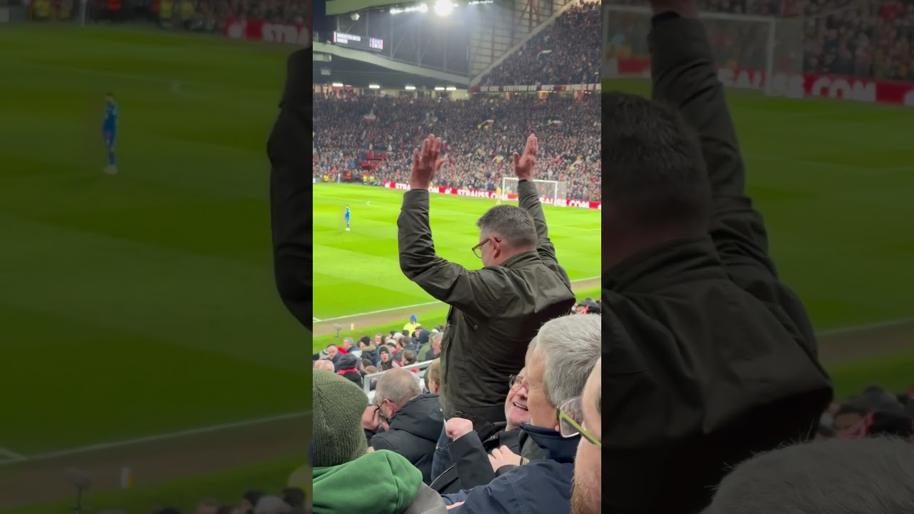 Rangers fan TROLLS Manchester United fans #troll #manchesterunited #annoying #angry