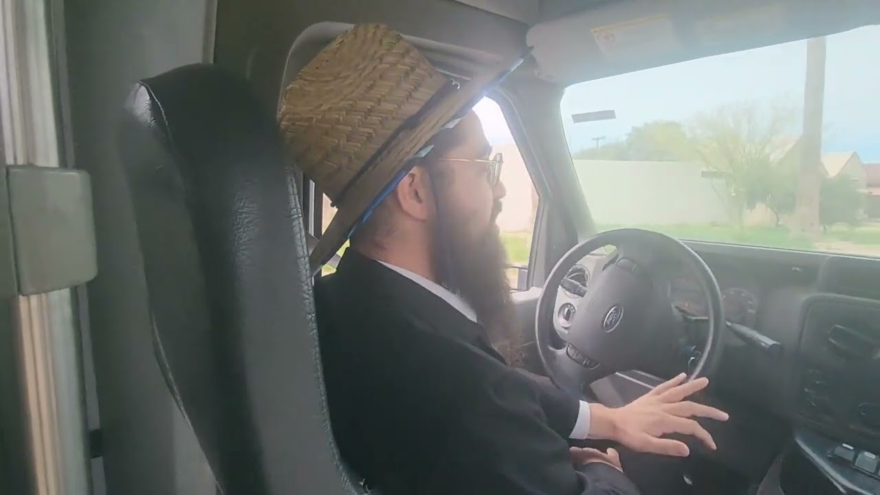 די לעכטיגע קינדערליך גייענדיג צו חדר פרייטאג פורים קטן