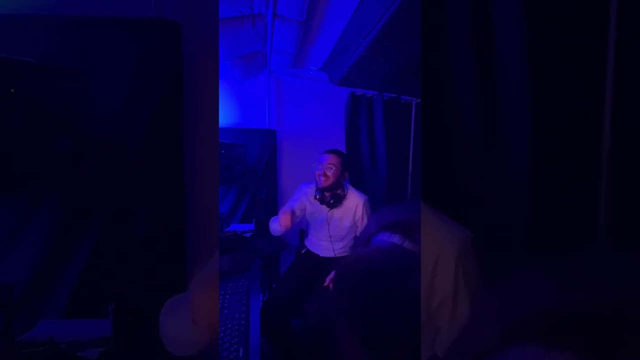 Itzik dadya Coming Soon!!🔜 stay tuned!!#music #jewishmusic #yiddishmusic #staytuned