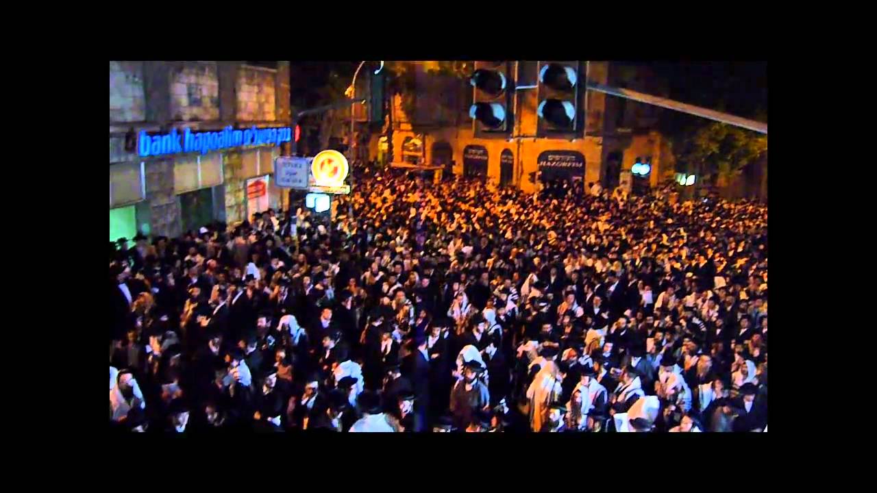 Thousands Gather for Atzeres Tefilah in Protest of Yaffo Construction