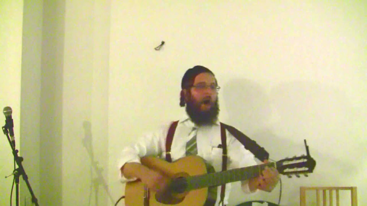 Shmuel Greyniman singing Shlomo Carlebach's Vaani Tefilati ואני תפילתי
