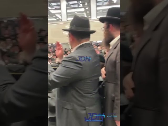 Hachnosas Sefer Torah in Sadigura Beis Medrash in lakewood attended by the Rebbe - Kislev 5782