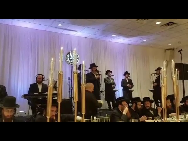 Lev Voices & Yanky Briskman Productions ft. Isaac Honig - מקהלת לב עם אייזיק האניג