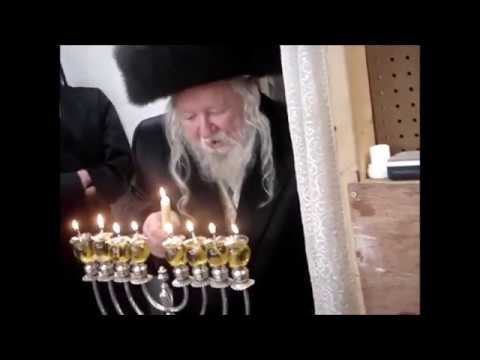 הרבי הקדוש רבי  מעכעלע מזלאטשוב  זי''ע במועדים ובשמחות ואירועים שונים