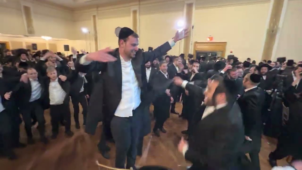 Moishe Arye Kohn Wedding | Singer Lipa Schmeltzer | 🎹 Hershy Langsam on the Keys.