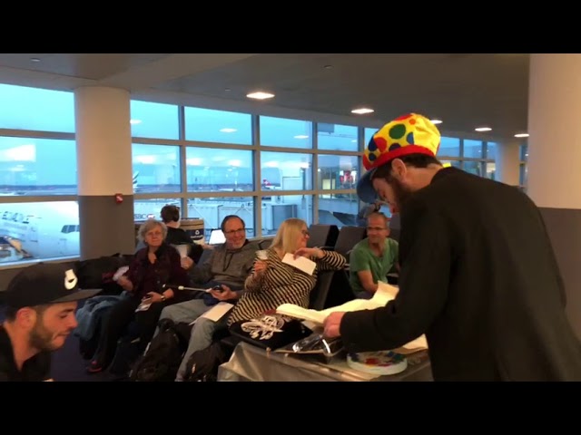 Megilah Laining by ElAl gate at JFK - Purim 2018