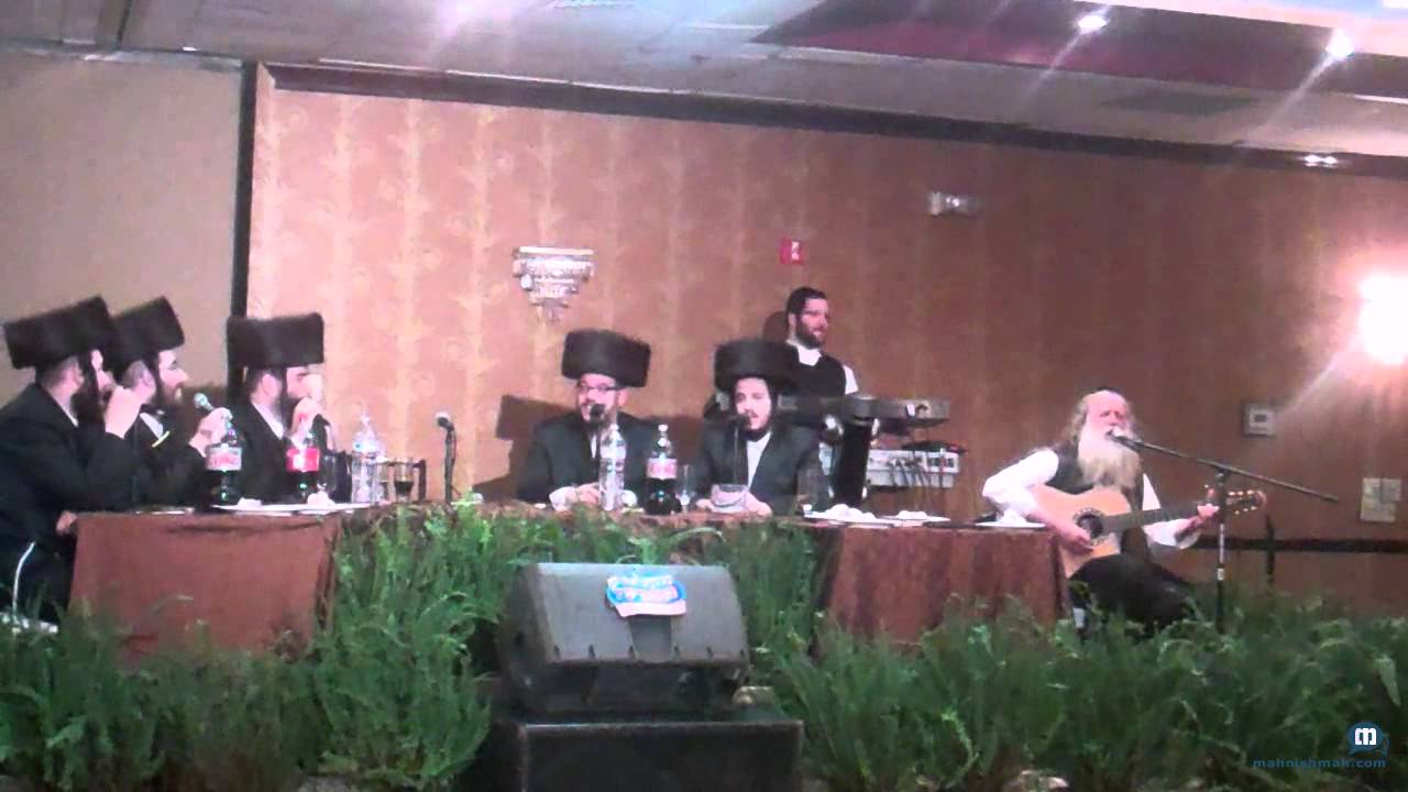 Yitzchak Fuchs With Hamezamrim At Sheva Brachos - Part 1
