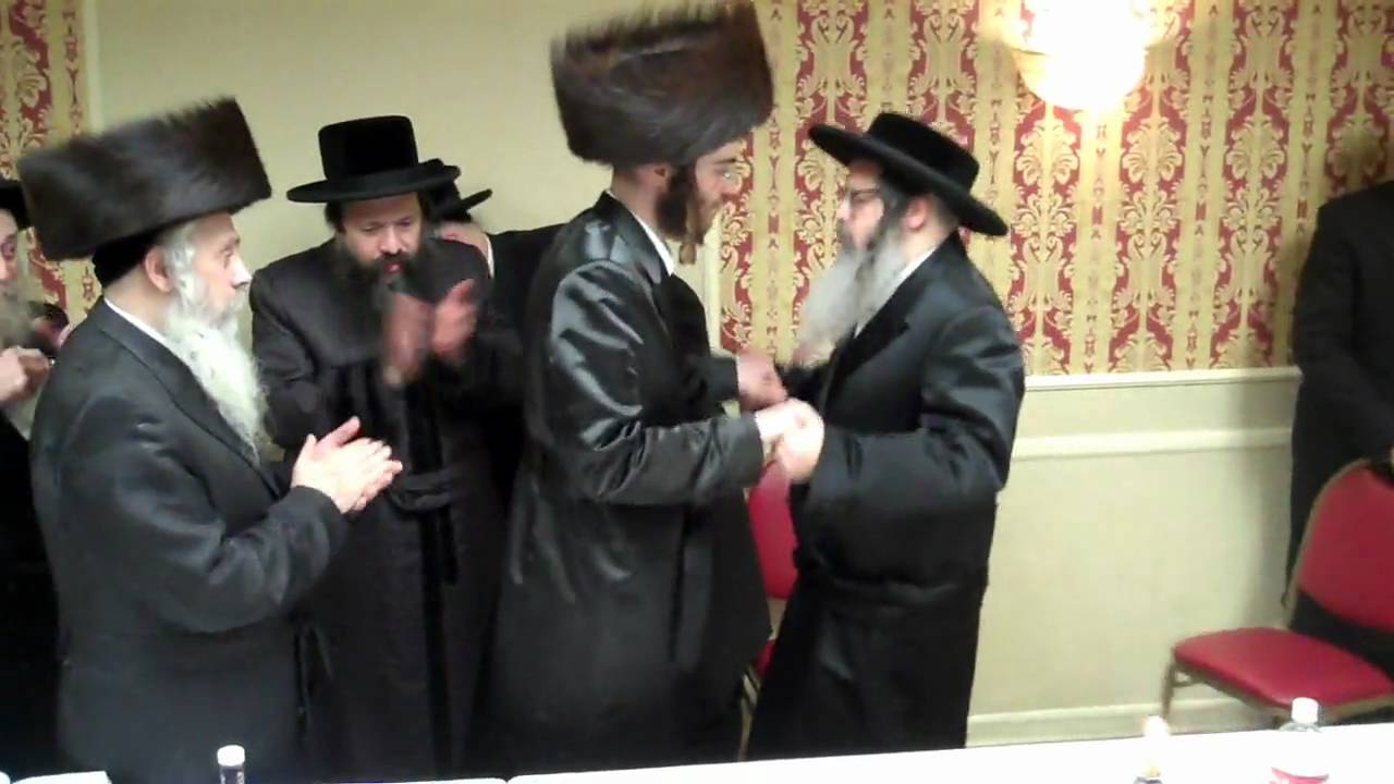 Satmar Bobov Rebbe Dancing Mitzvah Tanz