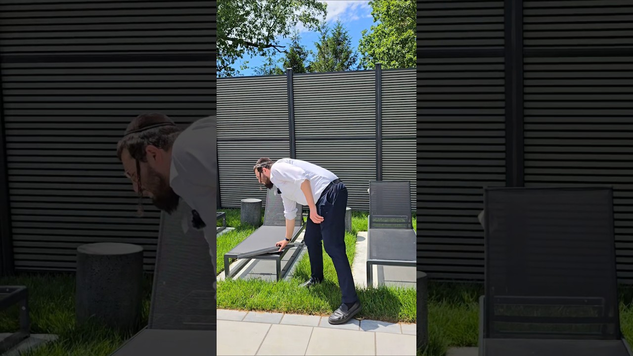 Never seen before! 10FT Two-Tone Composite Fence | Exclusive Reveal with Shloime from QueFence