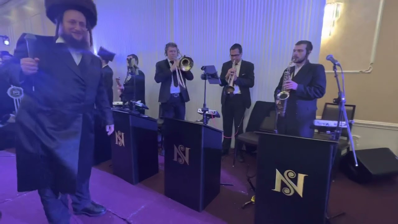 @NaftaliSchnitzler @SuscherGuttman Shira Choir wedding in Charne