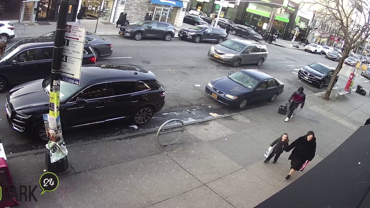 WATCH - Man Steals two cellphones from an AT&T store on 13th Ave.