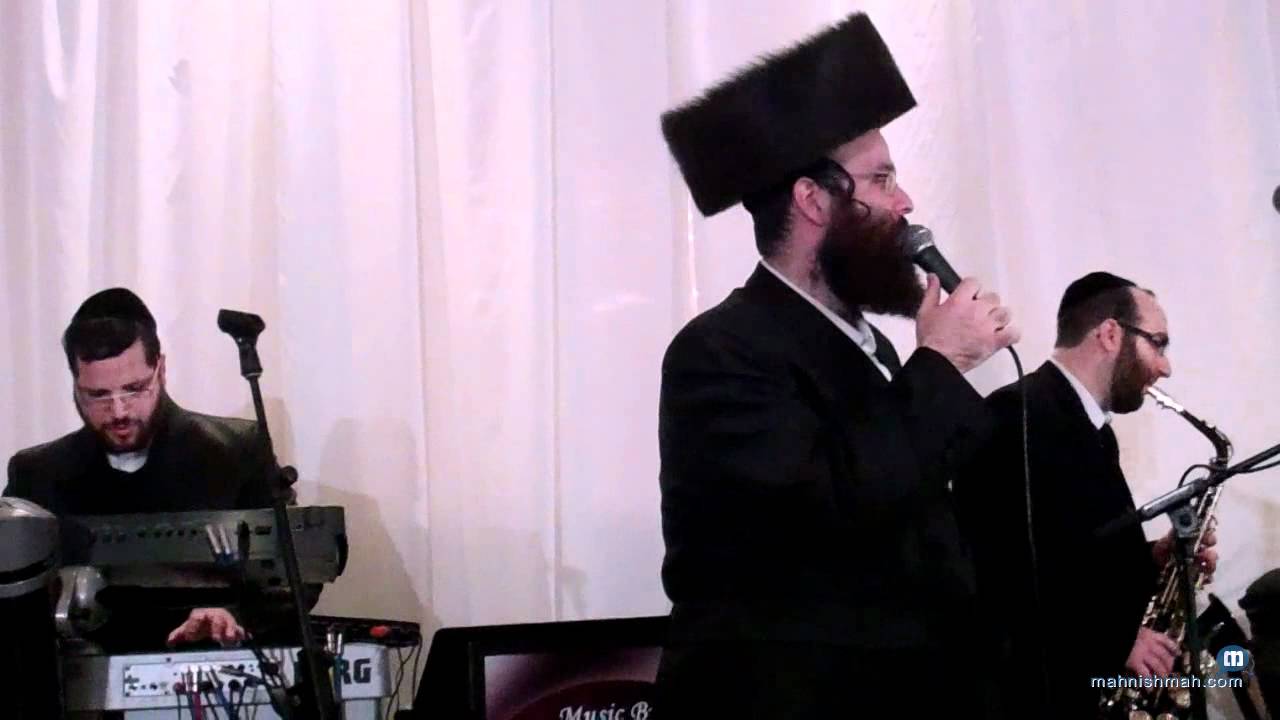 Shloime Taussig & Hamezamrim at Shimmy Engels Wedding Al Tiktzof