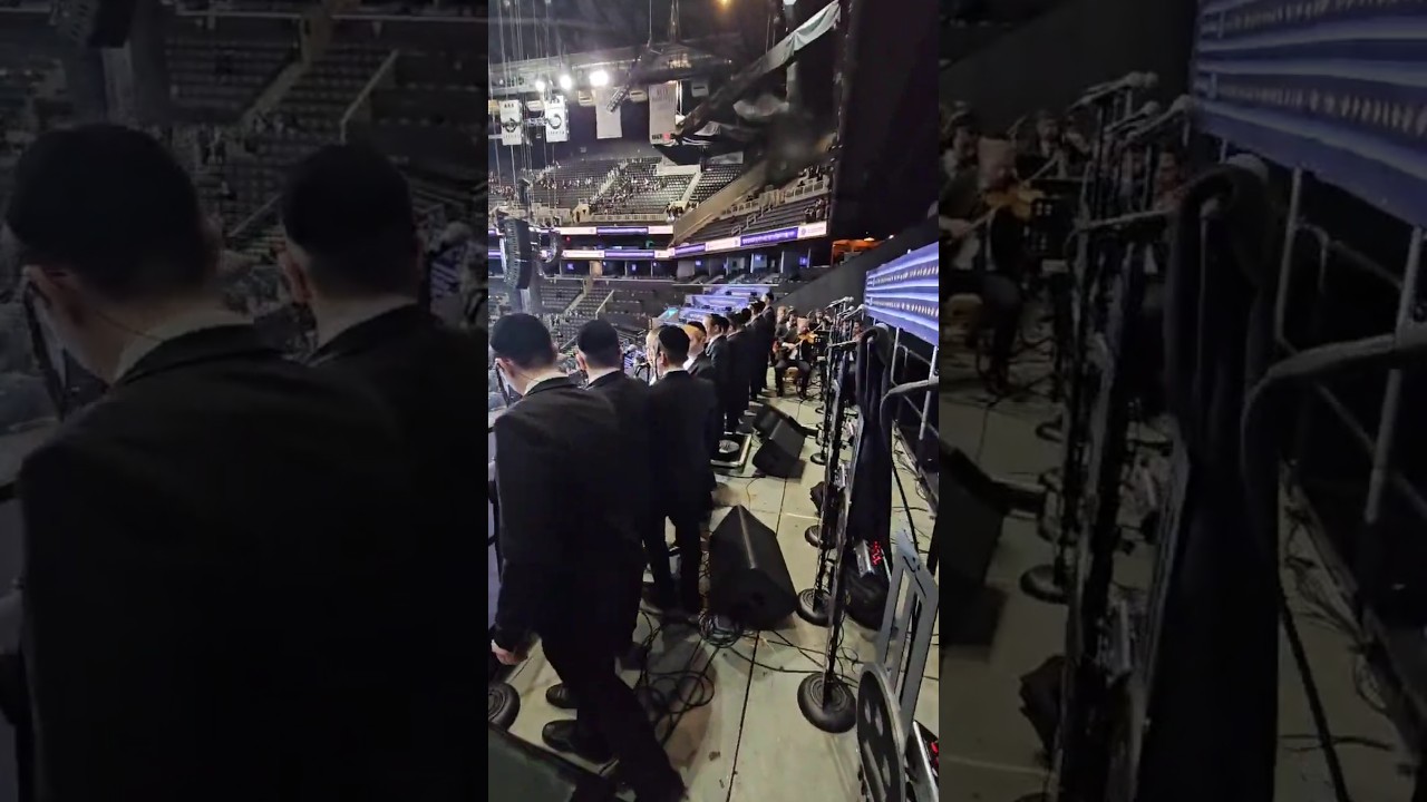 מושי קרויס  מיט אידיש נחת מארשירן ארויף כ"א כסליו  SATMAR KUF ALEF KISLEV 2024 BARCLYS CENTER