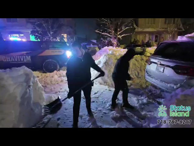 Chavivim & Chesed of SI, helping the community in the snow.