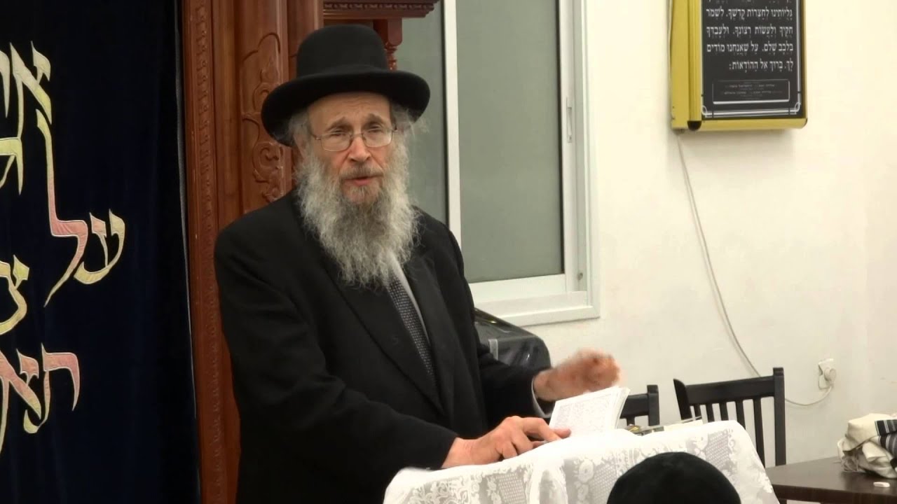 HaRav Yehoshua Eichenstein Delivers Hespedim for HaRav Neuwirth ZT"L [HD]