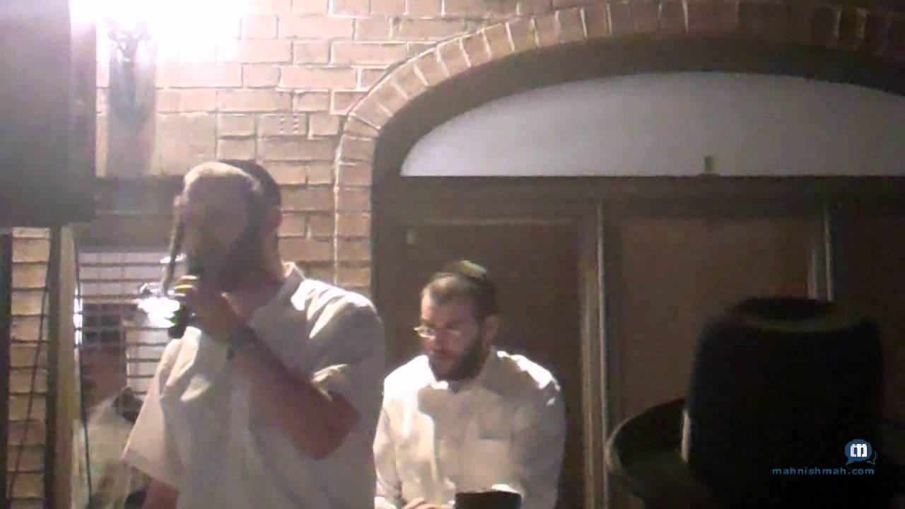 Shimmy Engel Singing Eishes Chayil At Bein Ish BBQ