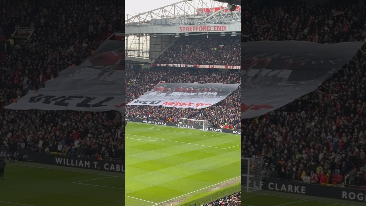 Old Trafford atmosphere Stretford end Manchester United #stretfordend #football #atmosphere