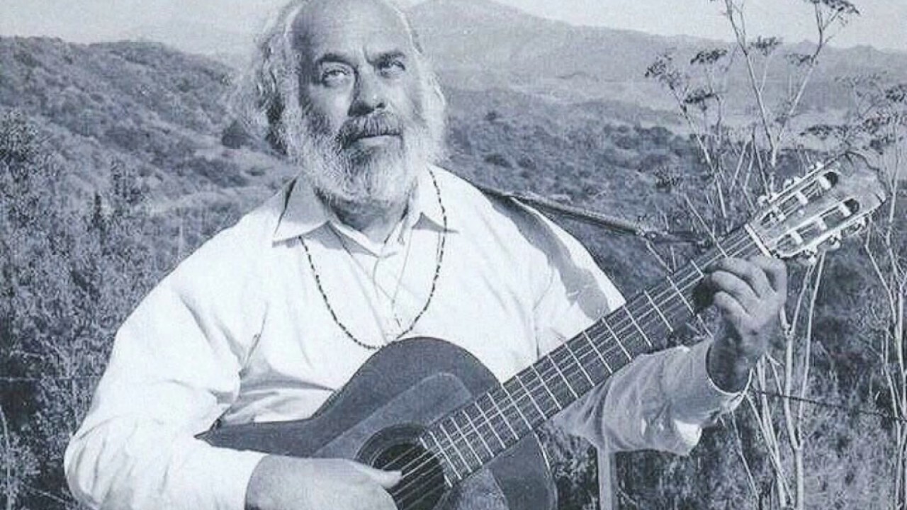 Rabbi Shlomo Carlebach  - What Are You Crying Over | רבי שלמה קרליבך על מה אתה בוכה