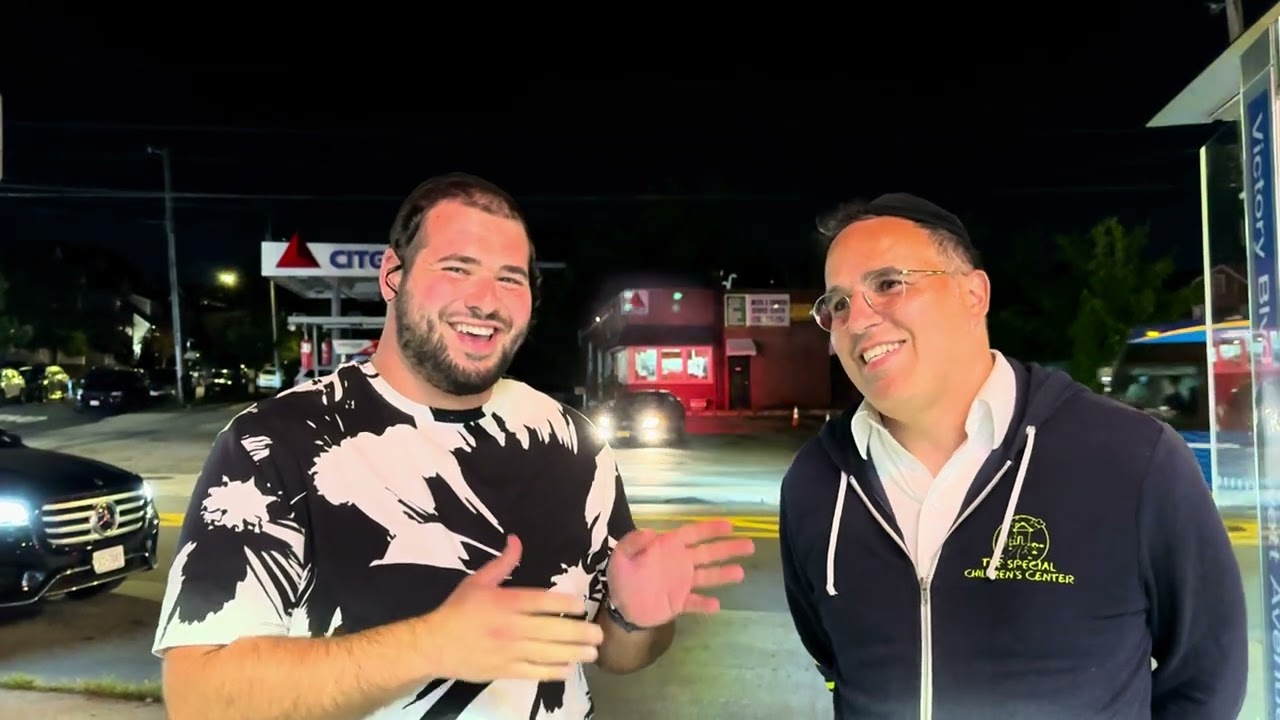 This is what happens when I meet Yaakov Shwekey on the streets of Staten Island!