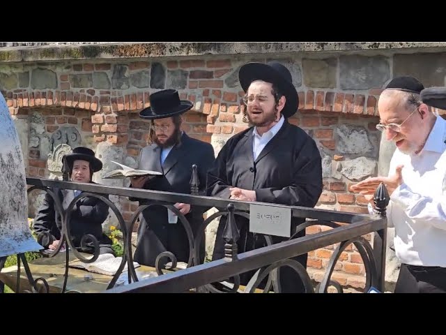 Hershy Weinberger Singing At The Tziyun Of The Tosfos Yom Tov In Poland