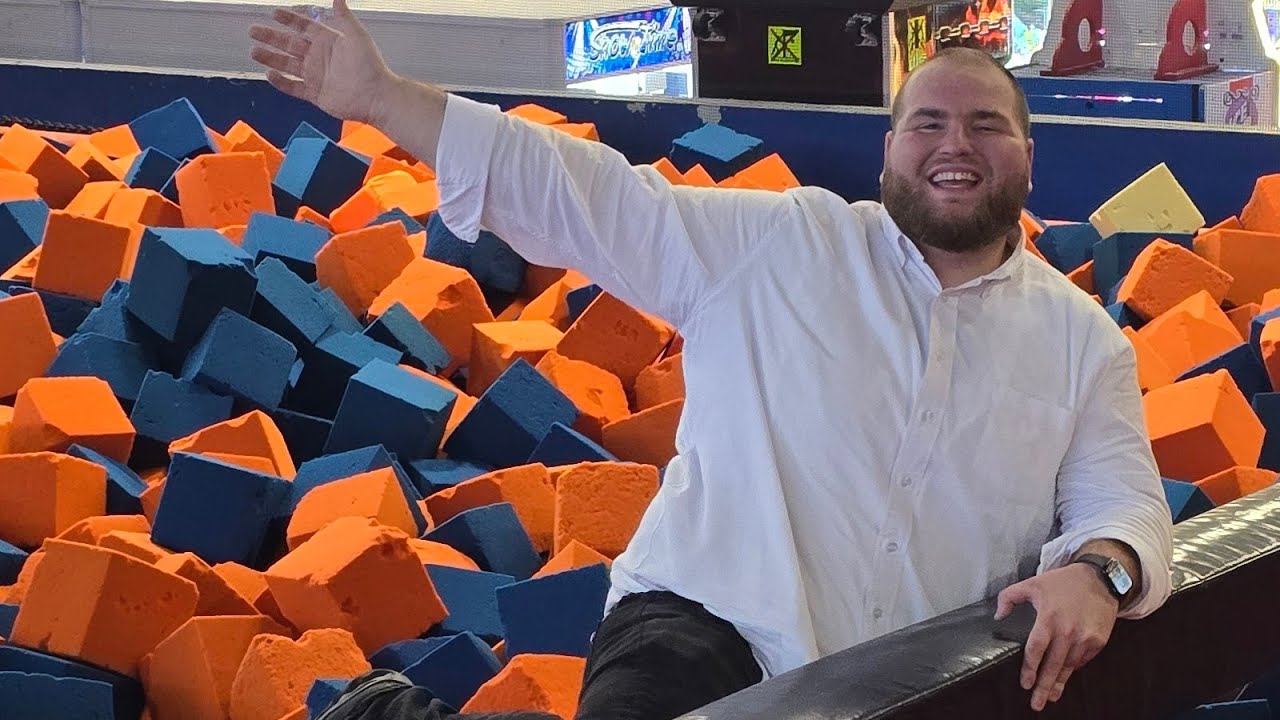 Welcome to SZ Trampoline Park with "BIN". Wait until the end for our special Black Friday offer!