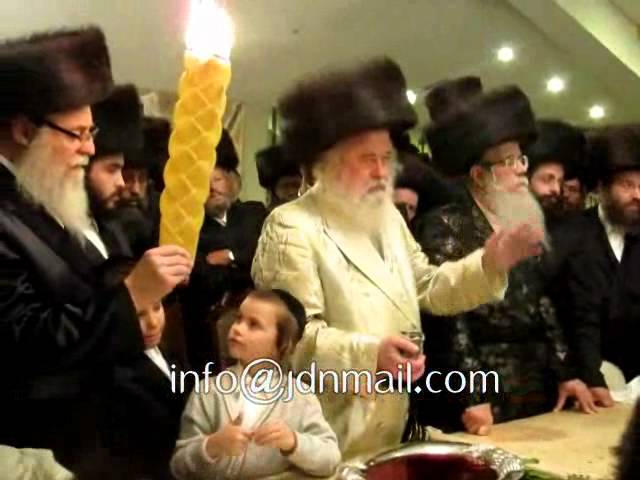 Munkatcher Rebbe Shabbos In Williamsburg Elul 5772