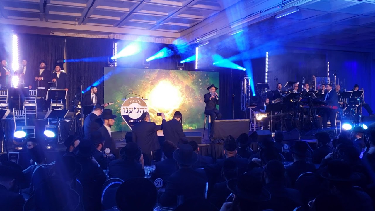 Avraham Fried Singing "Aba," At Yaldei Diner 2020 | אבא - אברהם פריעד, ילדי תש"פ
